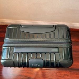 RIMOWA Essential Cabin Suitcase- Color- Green Gloss, like brand new.